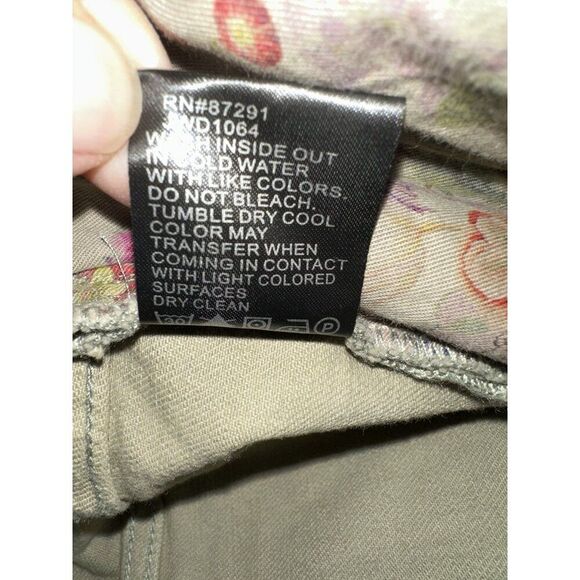 Johnny Was Reina Cuffed Sage Green Boyfriend‎ Jeans Women’s Sz 25 Embroidered - Picture 8 of 9